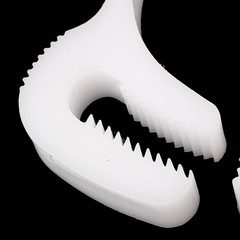 30.2mm-32.5mm Double Gripping Plastic Hose Tube Clamps Fasteners White 4 Pcs