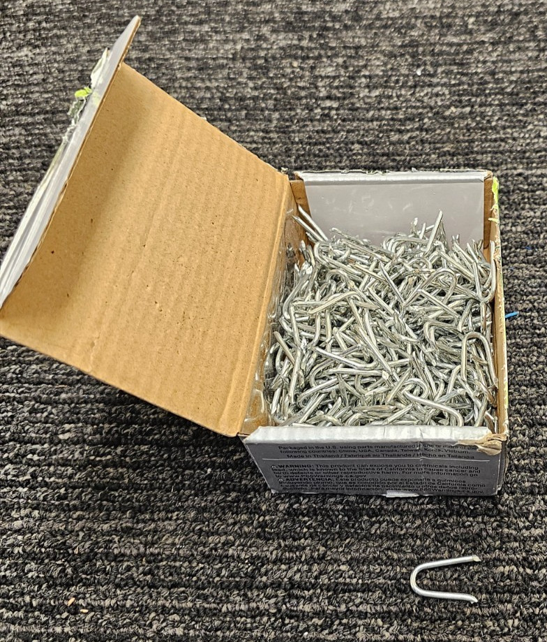 (QTY 4) Hillman 461296 Poultry Fence Staples Electro Galvanized 3/4″ 1 Lb