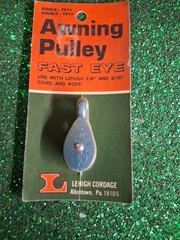 New Vintage 1960s Unopened Single Awning Pulley Fast Eye For 1/8″ to 3/16″ Cord