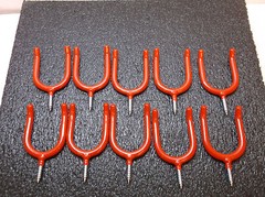 New 10 Count Bag 3″ Screw In Hooks Red Vinyl Coated Steel 4ERX1 (P)