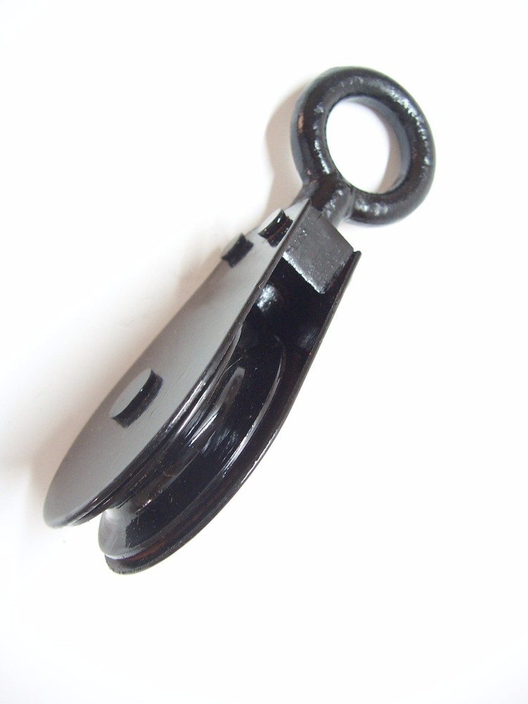 Black Swivel Eye Pulley Block 2″