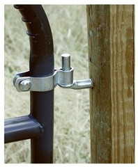 Gate Hinge Kit, Round Tube, 1-5/8 to 1.75-In. – S16100800