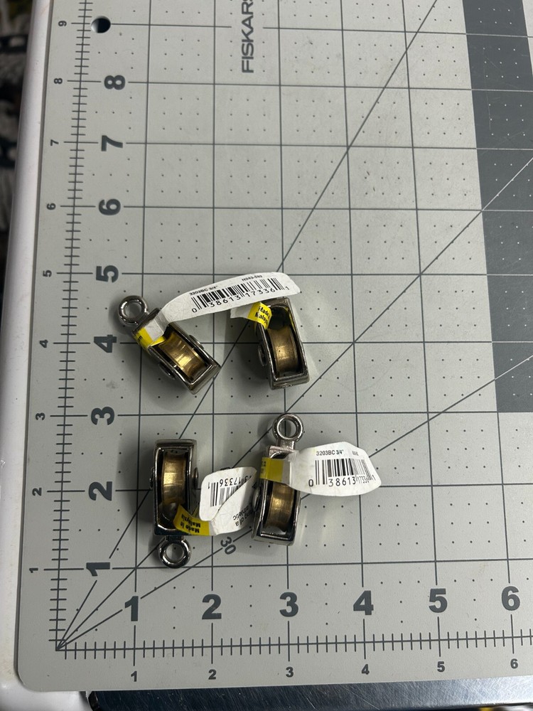 New 4-pack lot National Hardware N243-592 3/4″ Fixed Eye Pulleys