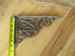 2 Cast Iron Crossed Pistol Brackets Garden Braces Shelf Brackets RUSTIC Western