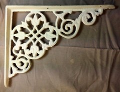 SET of 4 ANTIQUE WHITE VICTORIAN FLORAL STYLE CAST IRON BRACE / BRACKET